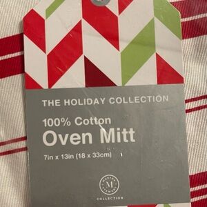 Martha Stewart Red and Green Holiday Decor Oven Mitt